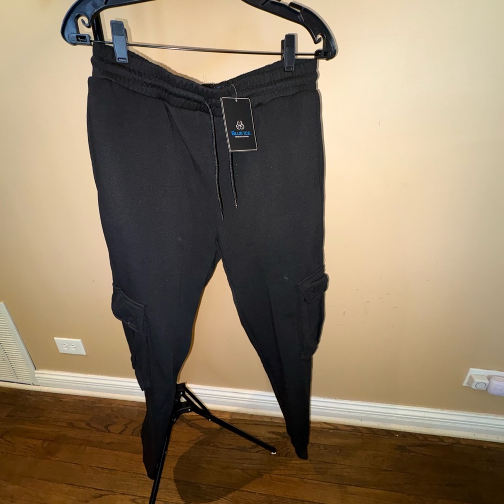 Amazon Men’s Black Cargo Sweatpants Joggers